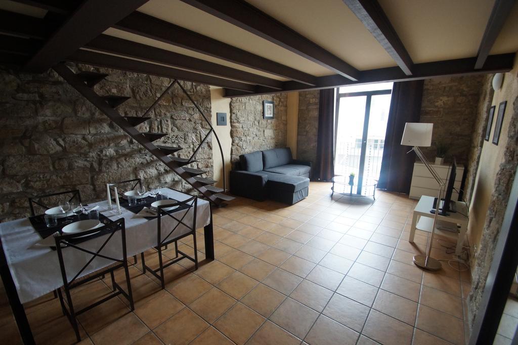 Urbi Apartment